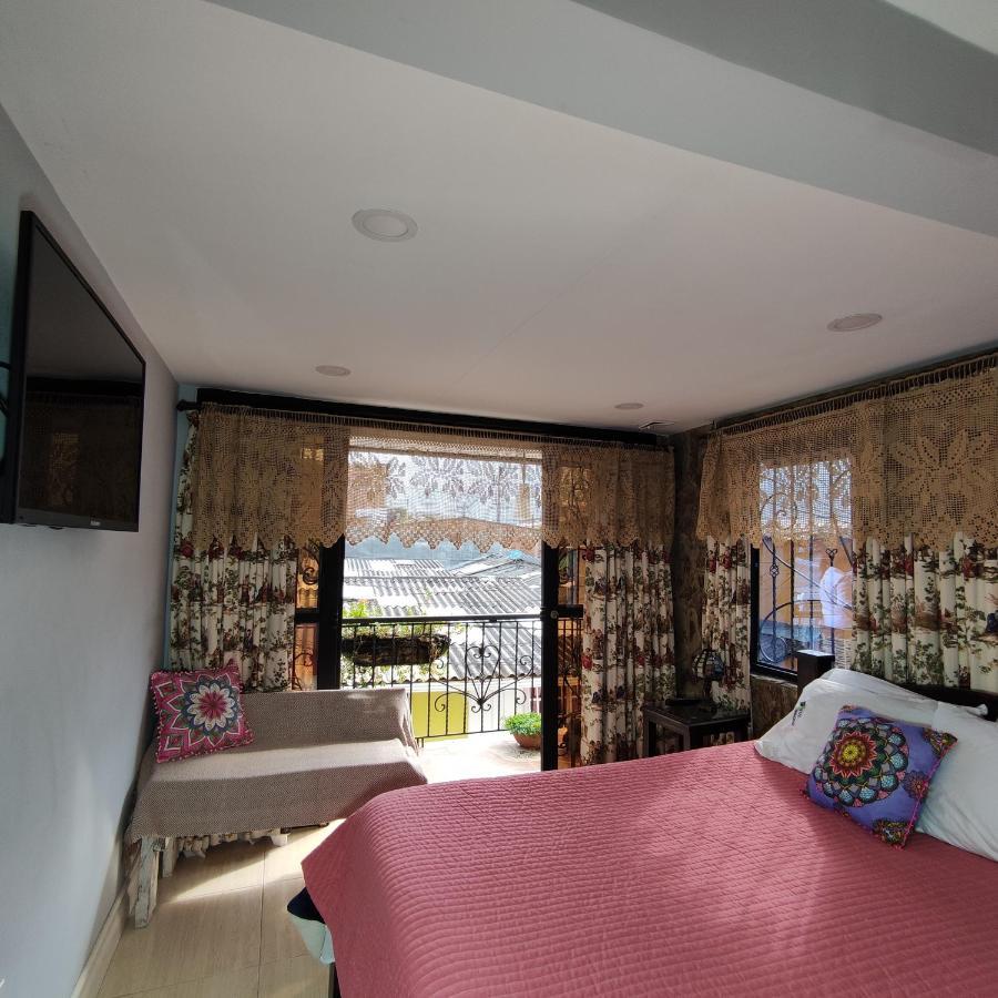 Los Andes Hostal ฟิลานเดีย ภายนอก รูปภาพ